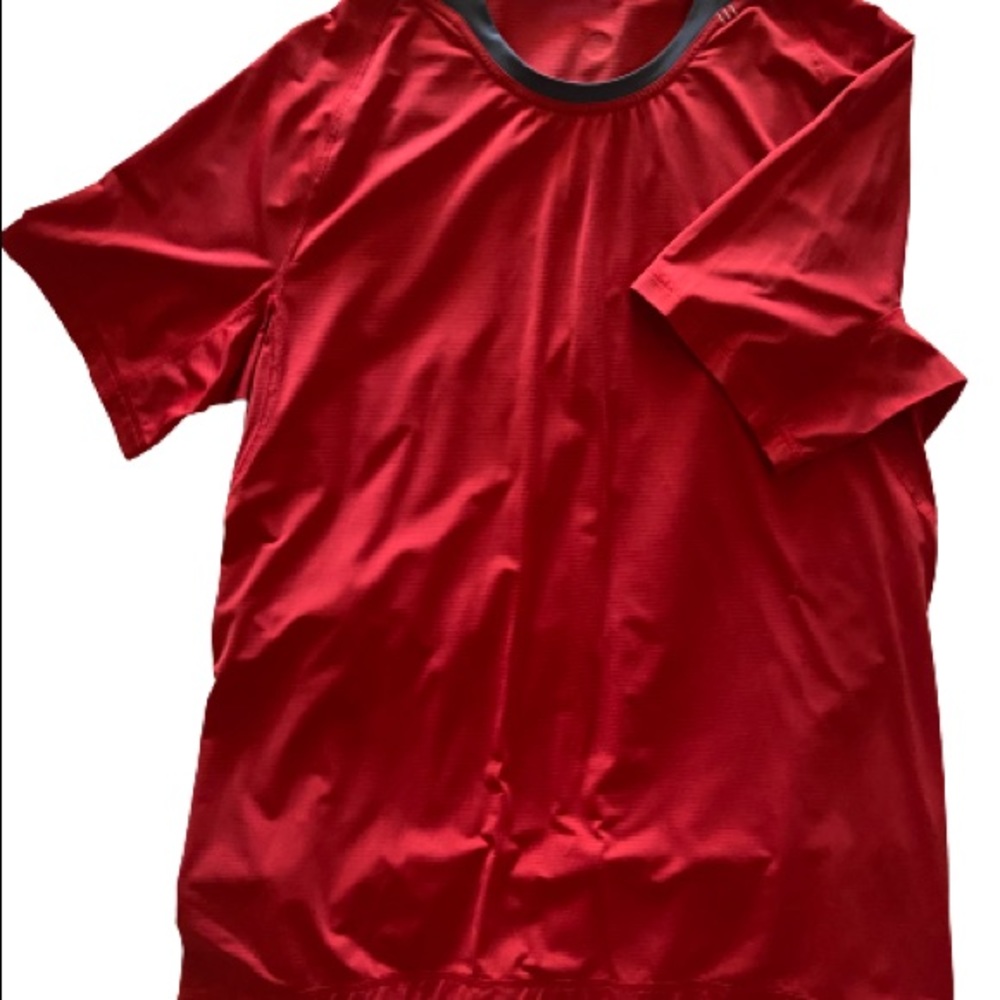 Mens LuluLemon workout shirt